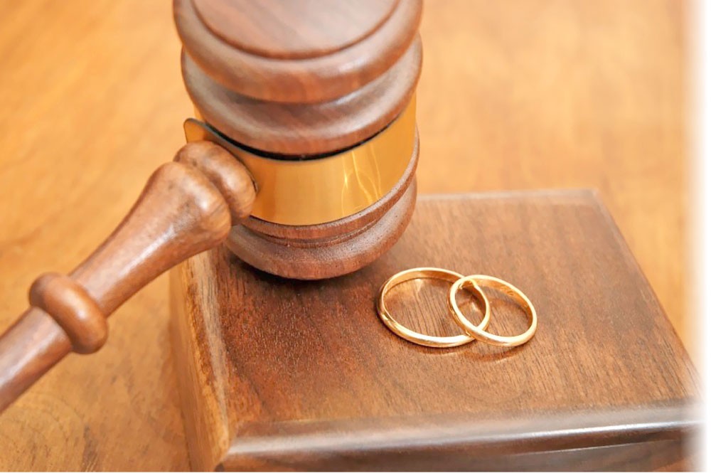 هل العفش من حق الزوجة بعد الطلاق